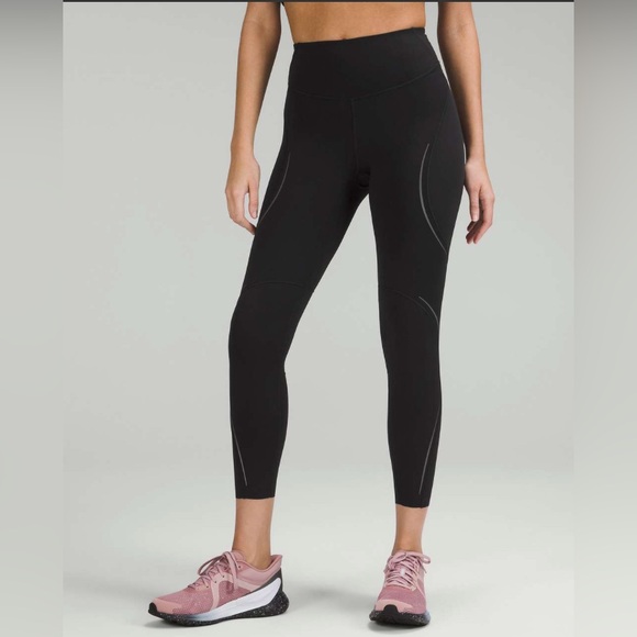 LULULEMON Base Pace Reflective Tight Black size 14 inseam 25 Leggings - Picture 1 of 8